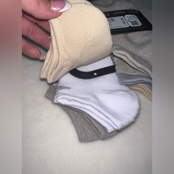 Adidas Women’s No Show Cushioned Socks 6-Pack AEROREADY NWT - Picture 5 of 6